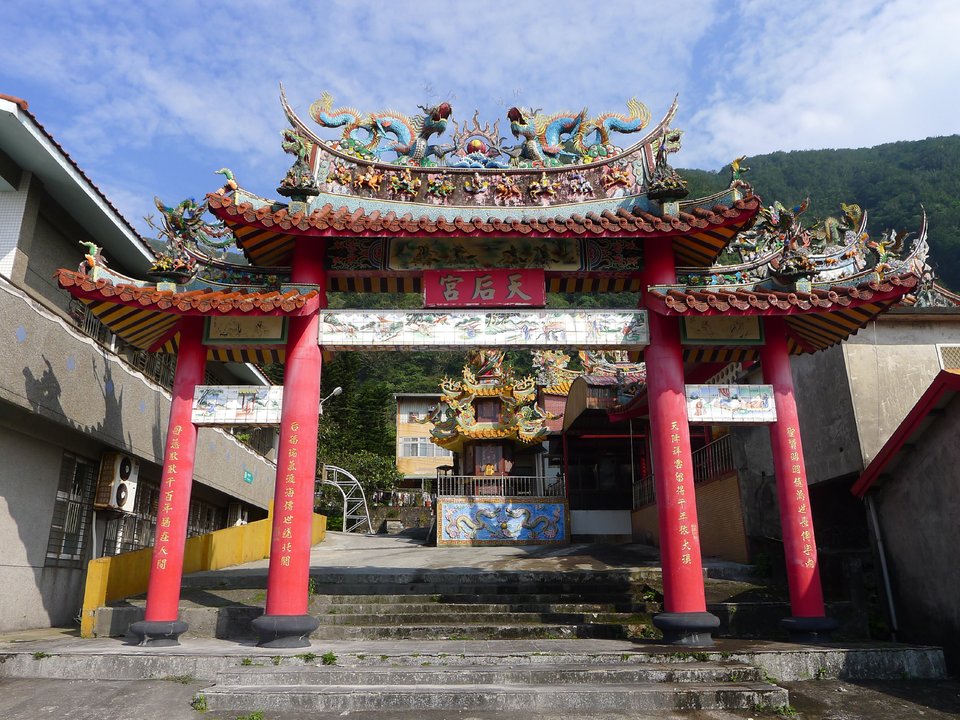 Military History | 頭城忠孝新村 — The Statues Waited Seventeen Years for a Roof