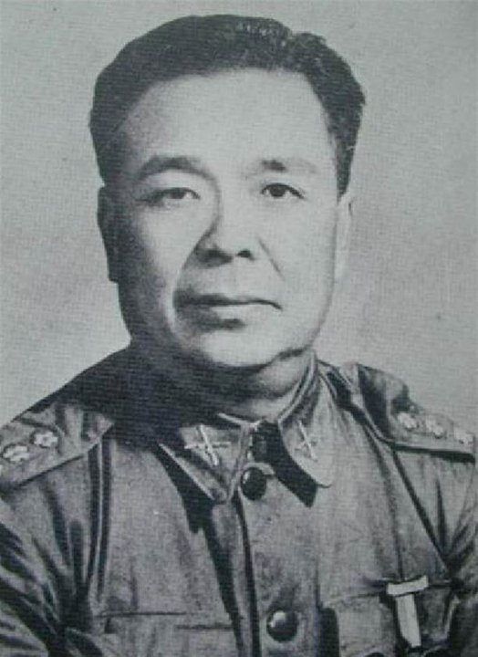 Biography | 王生明 — The Bust in the Courtyard of the Flats Built for the Bereaved — photo 2