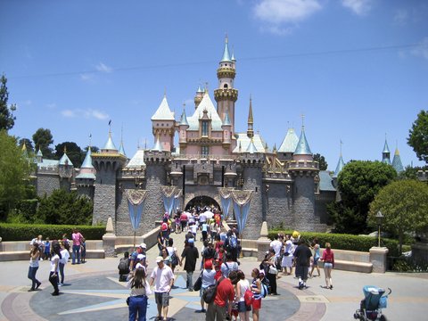 Biography|Walt Disney — The D…