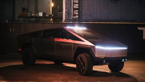 Elon Musk Unveiled the Cybert…