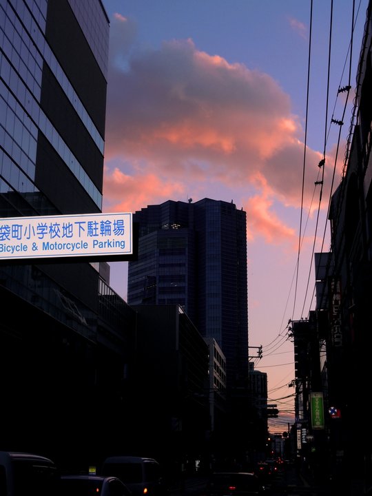 Retail History | Uniqlo — The Warehouse Door on Fukuro-machi, Hiroshima