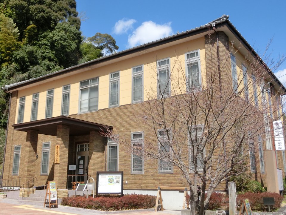 Biography | 本田宗一郎 Soichiro Honda — The Town Hall That Now Stands In for a Vanished Smithy
