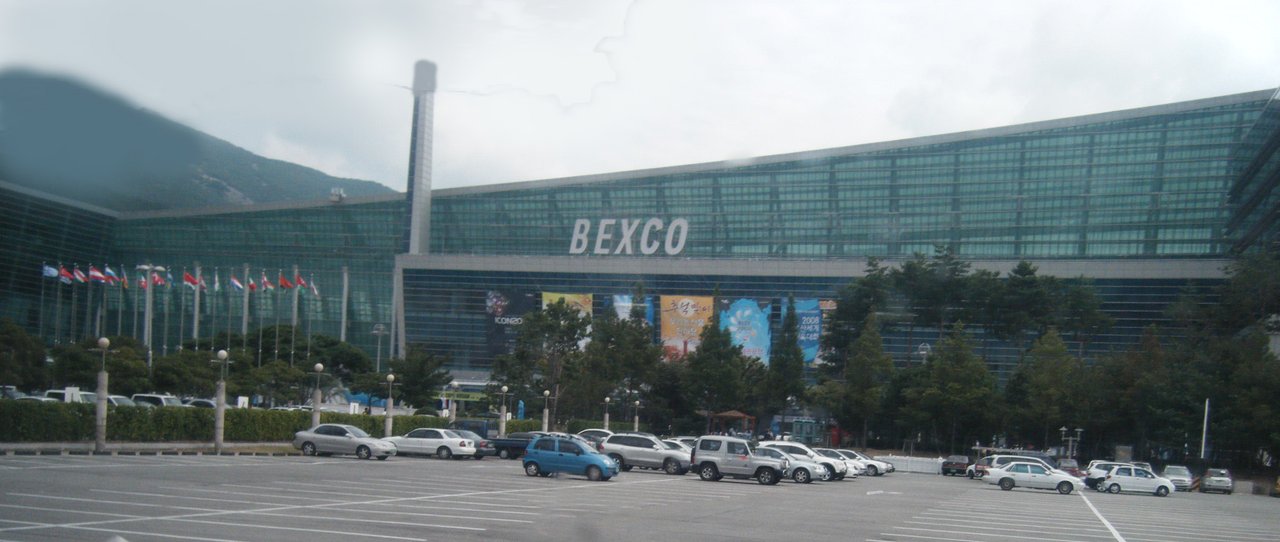 The King: Eternal Monarch | BEXCO, Haeundae — The Concourse He Ran Barefoot After the Rabbit