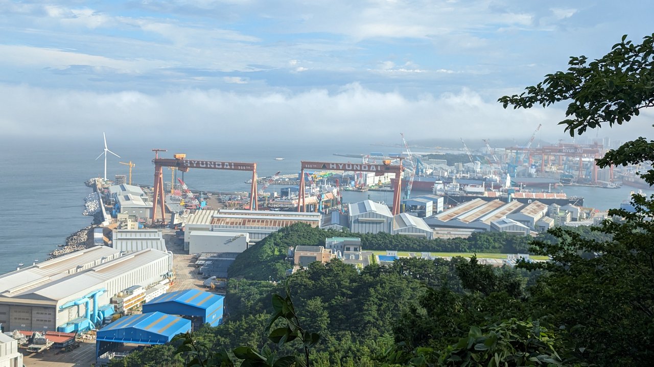 Industry History | HD Hyundai Heavy — The Shipyard Built Around Two Unfinished Tankers