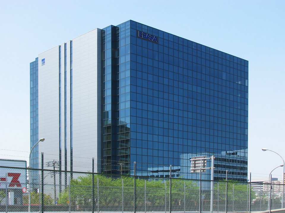 Semiconductor History | EBARA Haneda — The Pump Maker Learns to Flatten Silicon