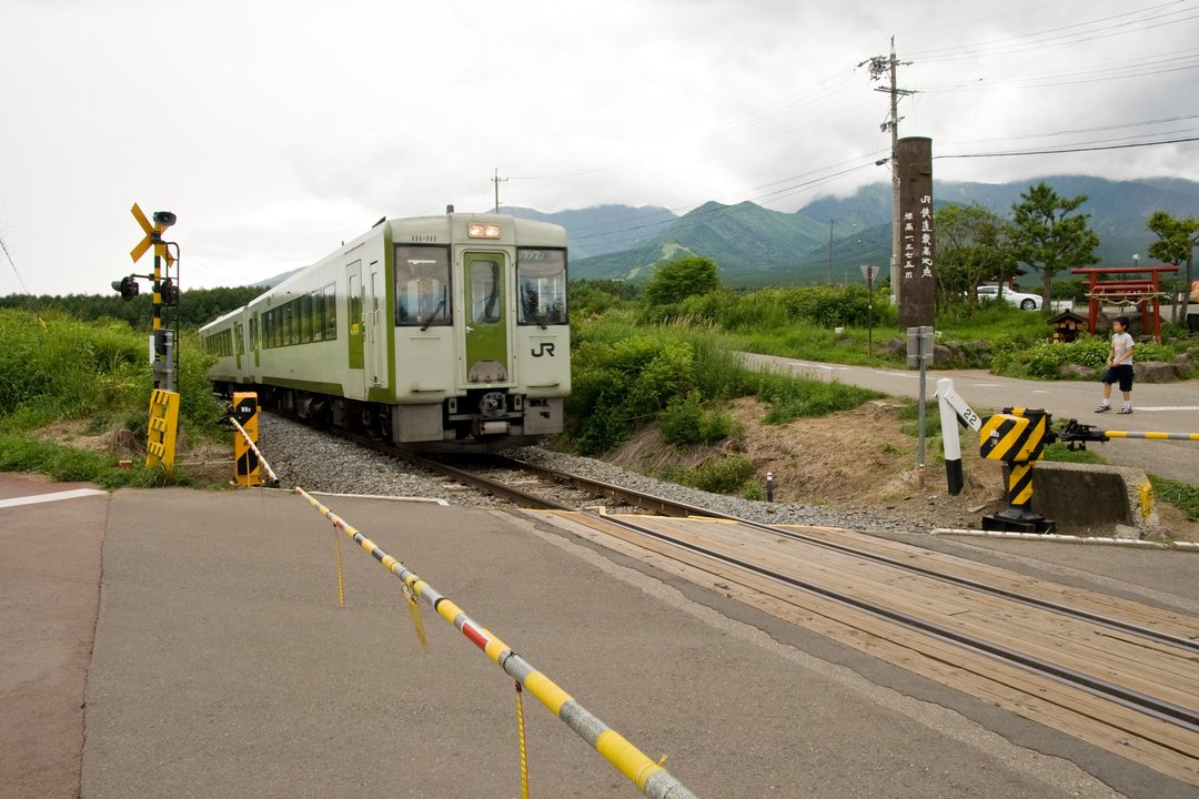 ビーチボーイズ Beach Boys | JR小海線最高地点 Highest Point of the Koumi Line — Where the Road Ran beside the Rails