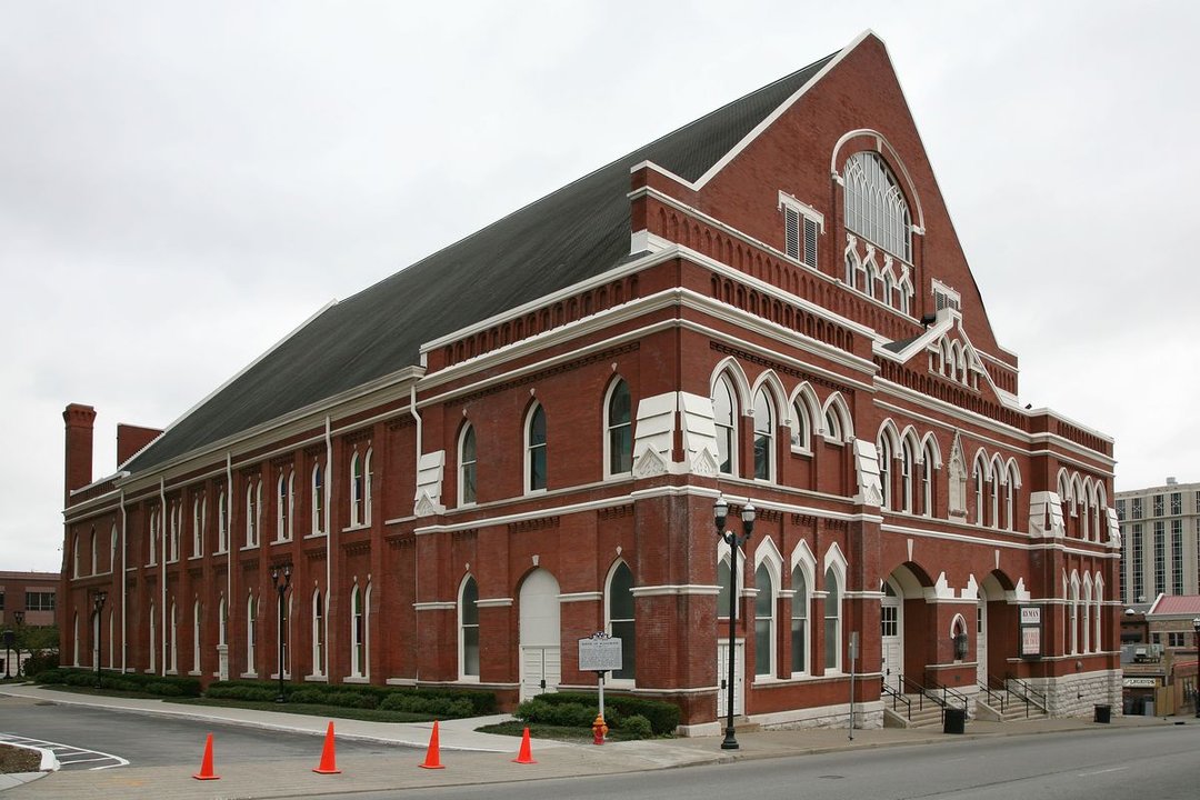 Biography | Dolly Parton — The Night This Church Made Her Member 140