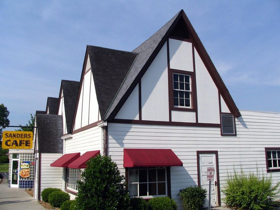 Retail History | KFC — The Cafe at 688 U.S. Route 25W, Corbin