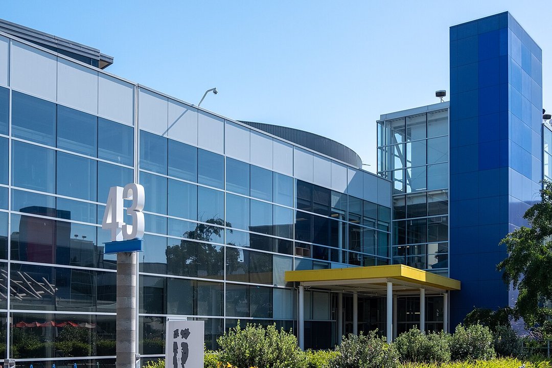 Technology History | 1600 Amphitheatre Parkway — Google Moved Into the Buildings SGI Left Behind