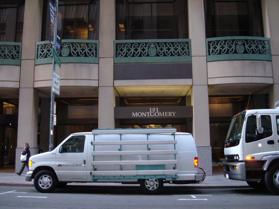 Finance History | Charles Schwab — The Building They Named at 101 Montgomery — photo 2
