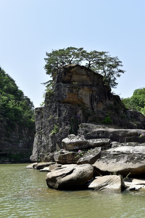 Alchemy of Souls | Goseokjeong, Cheorwon — The Lonely Rock in the River