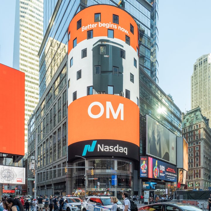 Biography | Brian Chesky — Nasdaq MarketSite, the ABNB First Trade