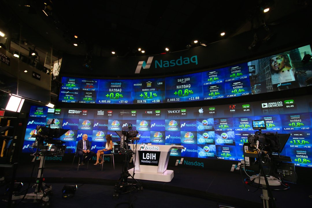 Biography | Brian Chesky — Nasdaq MarketSite, the ABNB First Trade — photo 2