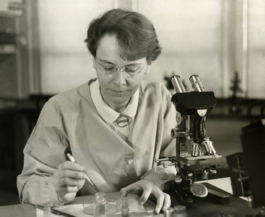 Biography | Barbara McClintock — Jumping Genes Were Read in This Harbor Lab — photo 2