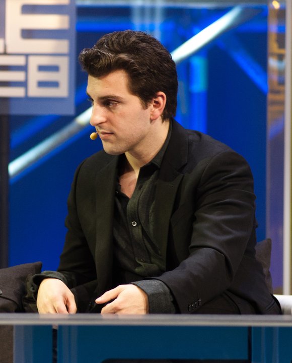Biography | Brian Chesky — RISD, the Industrial Design Degree of 2004 — photo 2