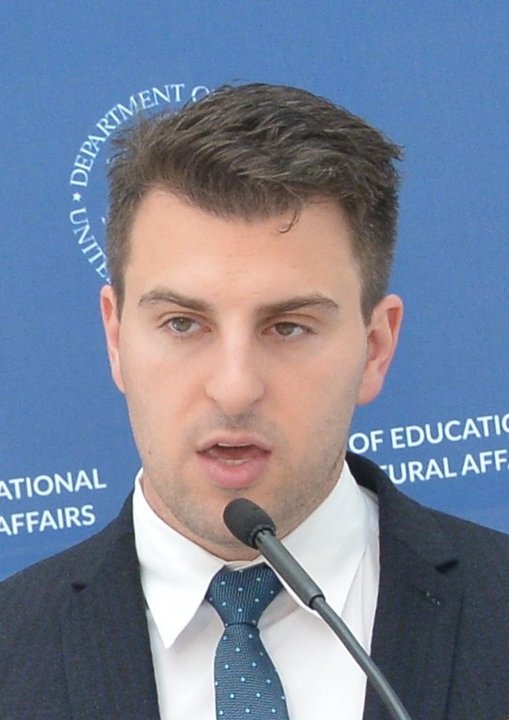 Biography | Brian Chesky — Niskayuna High School, the Class of 1999