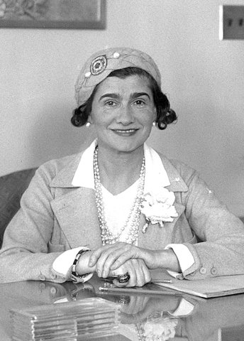 Biography | Coco Chanel — Fiv…