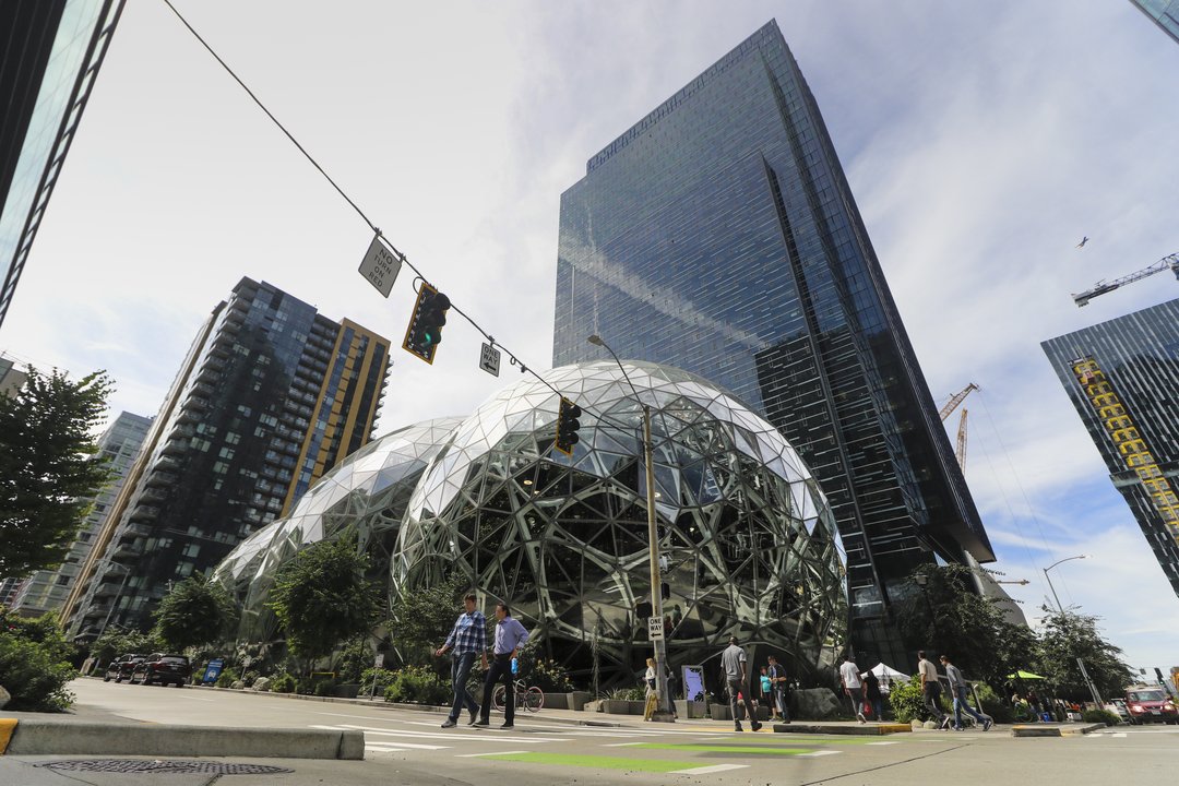 Biography | Jeff Bezos — The Day He Handed Amazon's CEO Title to Andy Jassy