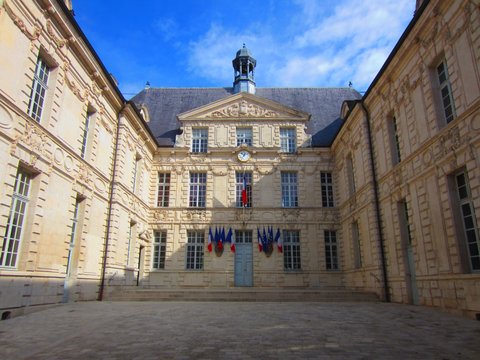 Military History | Hôtel de v…