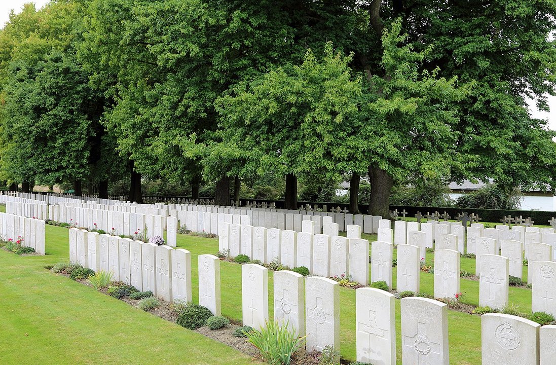 Military History | Lijssenthoek Military Cemetery — Almost All of Them Have Names — photo 2
