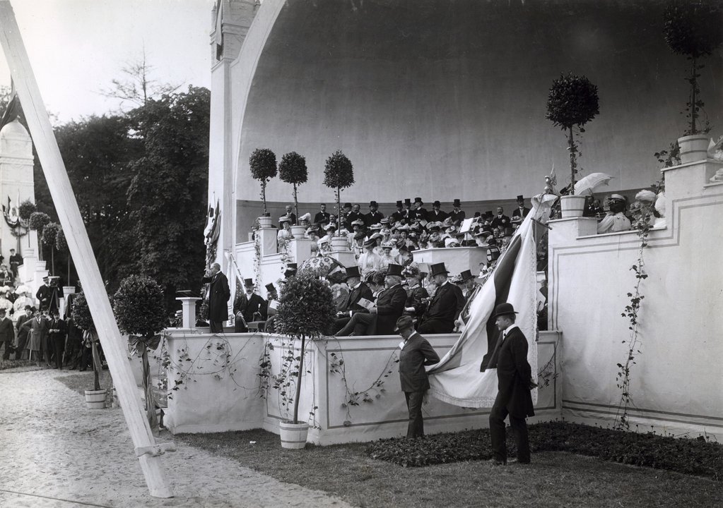 Biography | Louis-Marie Cordonnier — He Drew Four Towers for This Lawn and Two Were Built — photo 3