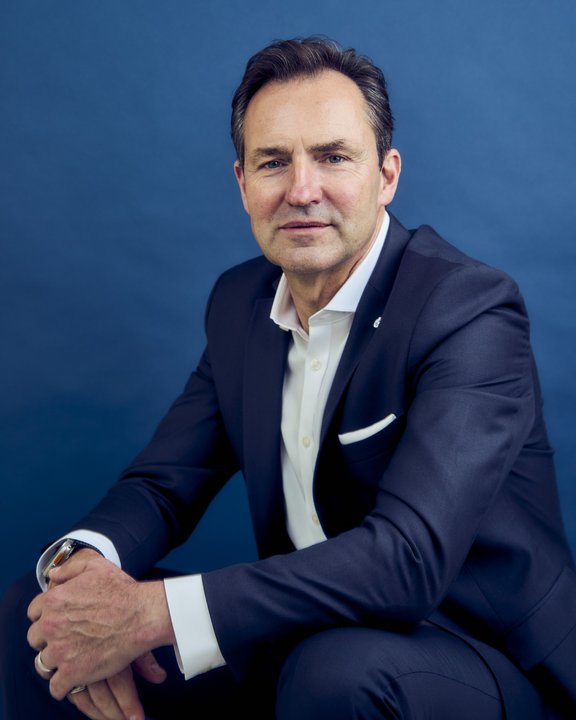 Biography|Thomas Schäfer — The Brand Chair Announced Across the Canal from Autostadt — photo 2