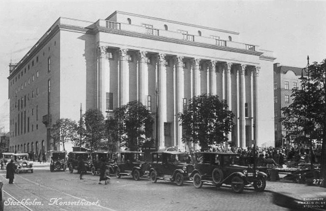 Biography | Shinya Yamanaka — The Concert Hall Where Four Genes Met a Medal